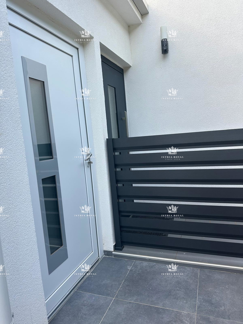 Istria, Karigador, duplex 118 m2, 2 camere da letto + soggiorno, 300 m dal mare, vista mare