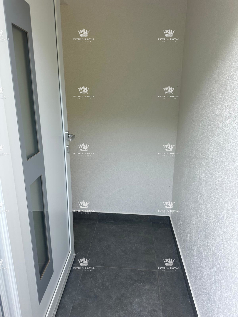 Istria, Karigador, duplex 118 m2, 2 camere da letto + soggiorno, 300 m dal mare, vista mare