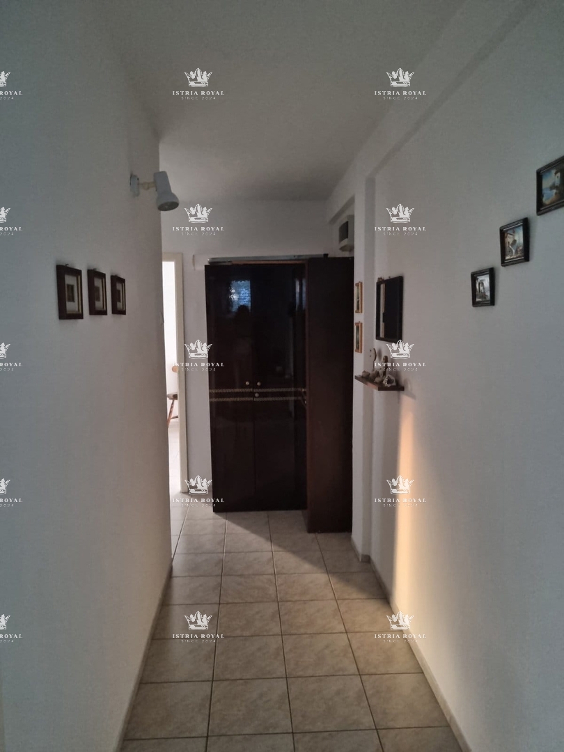 Istra, Umag, appartamento 80m2, 2 camere da letto + soggiorno, parcheggio