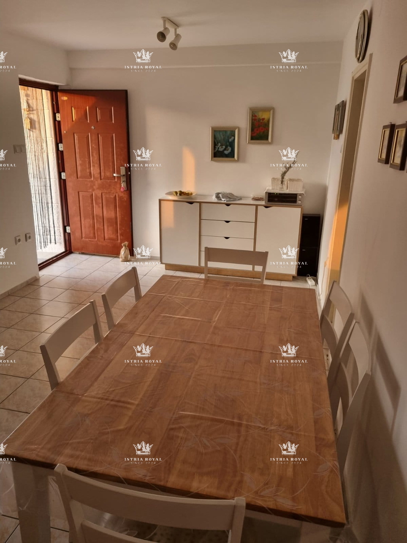 Istra, Umag, appartamento 80m2, 2 camere da letto + soggiorno, parcheggio