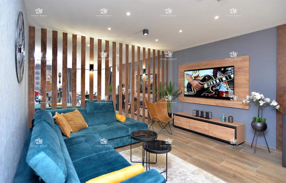 Istra, Pula, Pješčana uvala, vendita di un appartamento di lusso con giardino, orto, a 150m dal mare, nuova costruzione, investimento.