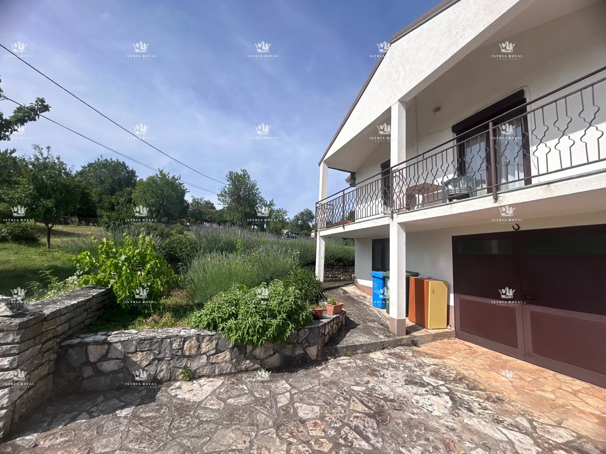 Esclusiva tenuta in Istria di 7.500 m² – 270 m² di casa + 2 strutture agricole | Vista sulla natura, vicino al mare e al confine