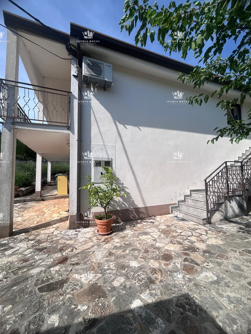 Esclusiva tenuta in Istria di 7.500 m² – 270 m² di casa + 2 strutture agricole | Vista sulla natura, vicino al mare e al confine