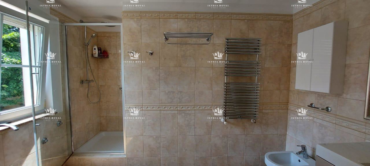 ISTRIA – SAND BAY - Luxury villa in the first row to the sea with a view, landscaped garden and garage – 380 m²