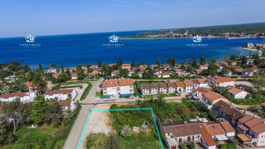 Istria, Novigrad, vendita di terreno edificabile, zona T1 - costruzione di hotel a 200 m dal mare e dalla spiaggia