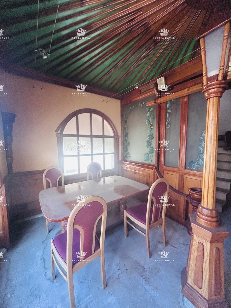 Istria, Pola, centro, vendita esclusiva, locale commerciale 140m2, ristorante, salone di bellezza