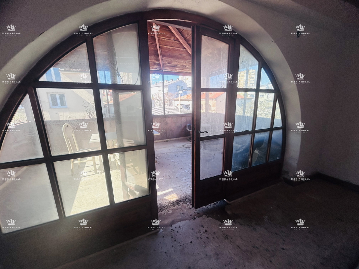 Istria, Pola, centro, vendita esclusiva, locale commerciale 140m2, ristorante, salone di bellezza