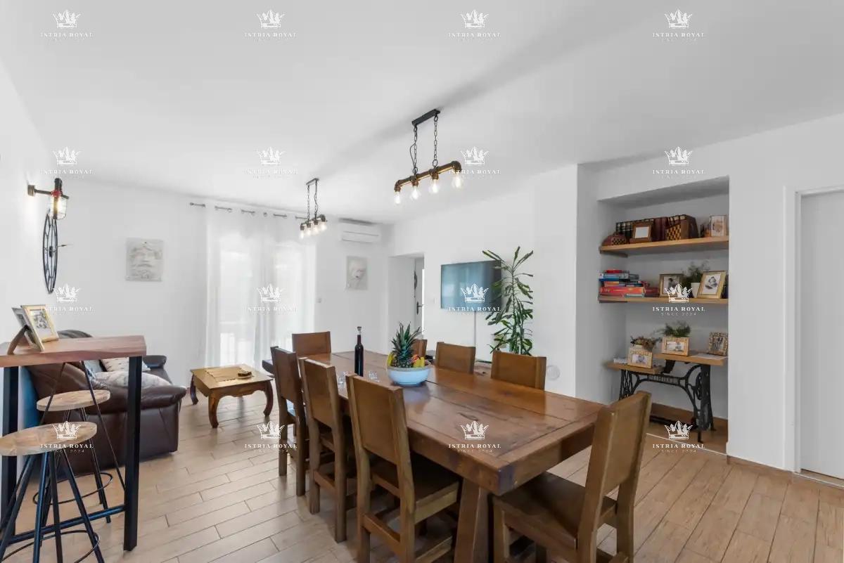 🏡 ISTRIA – PIĆAN: TRE VILLE ISTRIANE CON PISCINA, CAMPO DA TENNIS E 5000 m² DI TERRENO! 🌿