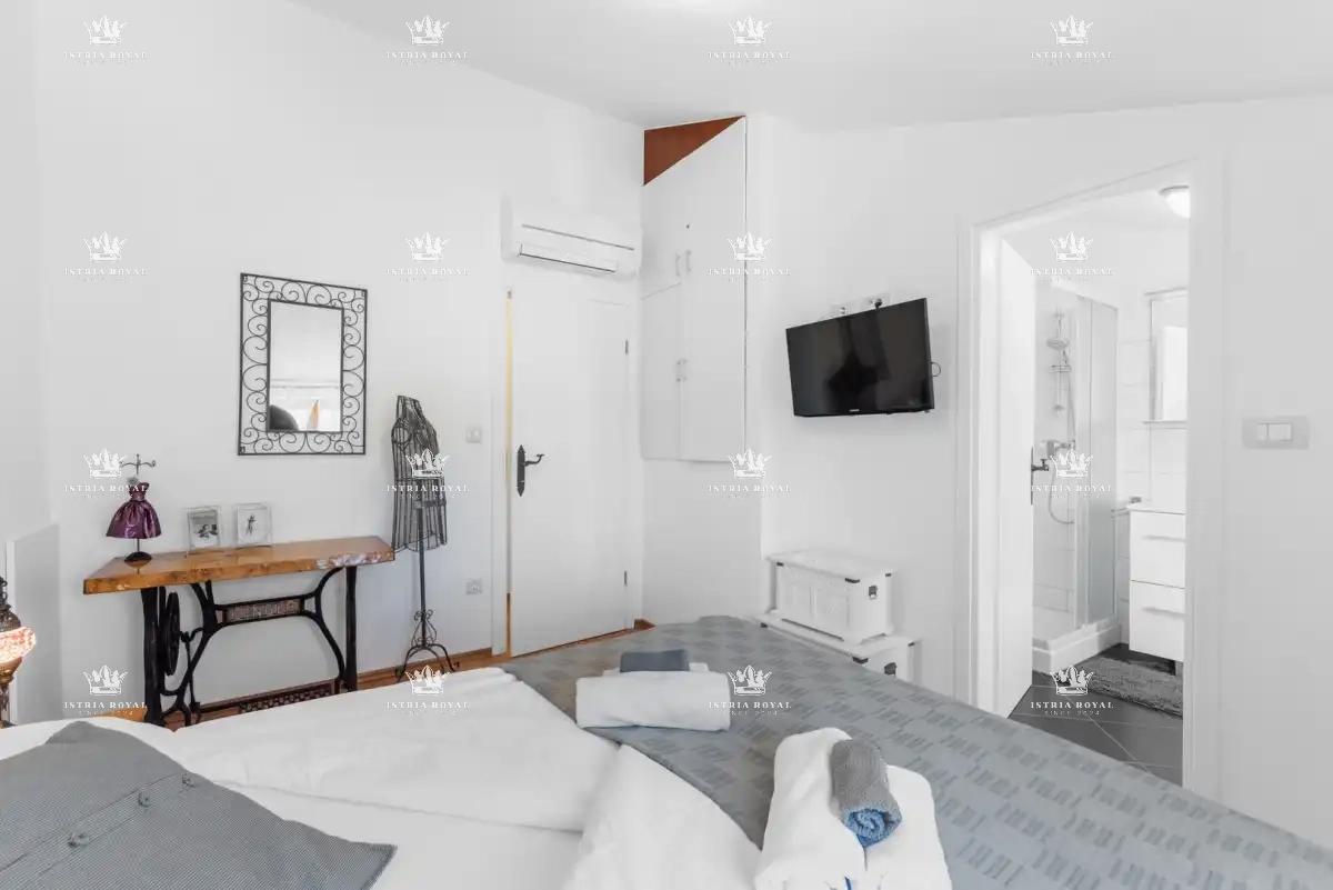 🏡 ISTRIA – PIĆAN: TRE VILLE ISTRIANE CON PISCINA, CAMPO DA TENNIS E 5000 m² DI TERRENO! 🌿