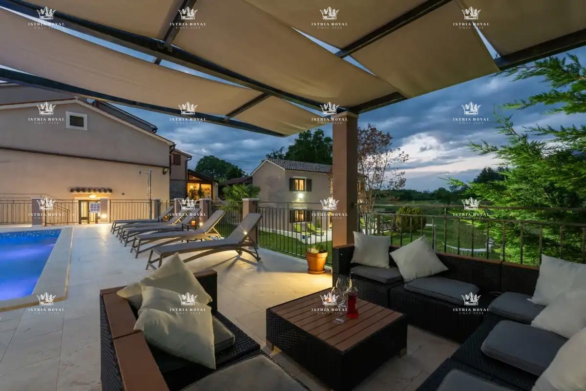 🏡 ISTRIA – PIĆAN: TRE VILLE ISTRIANE CON PISCINA, CAMPO DA TENNIS E 5000 m² DI TERRENO! 🌿