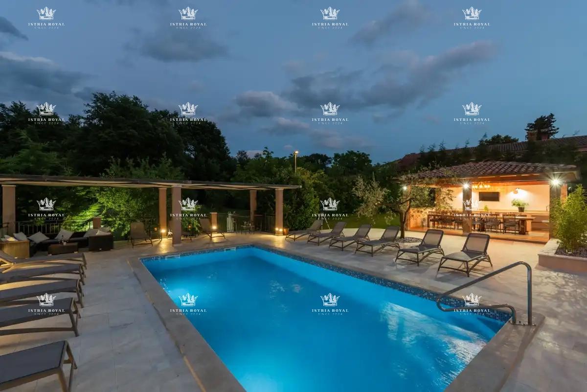 🏡 ISTRIA – PIĆAN: TRE VILLE ISTRIANE CON PISCINA, CAMPO DA TENNIS E 5000 m² DI TERRENO! 🌿