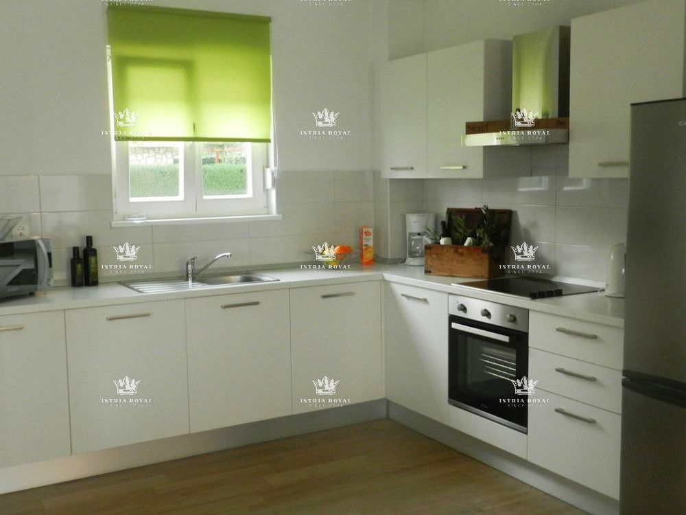 Istria, Labin, Skitača, vendita di una villa con piscina, vista mare.