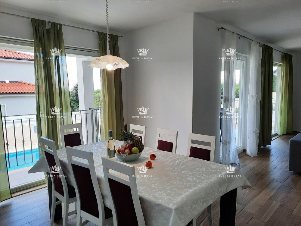 Istria, Labin, Skitača, vendita di una villa con piscina, vista mare.