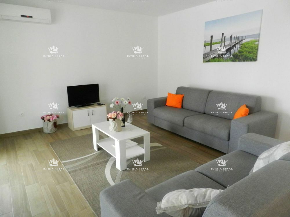 Istria, Labin, Skitača, vendita di una villa con piscina, vista mare.