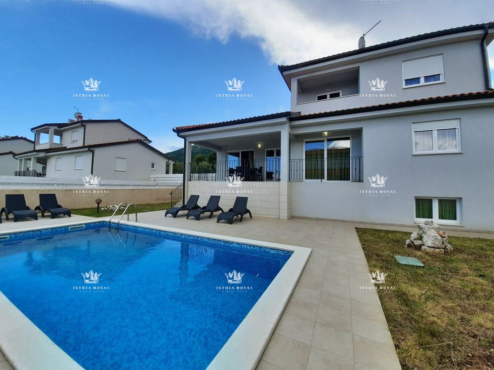 Istria, Labin, Skitača, vendita di una villa con piscina, vista mare.