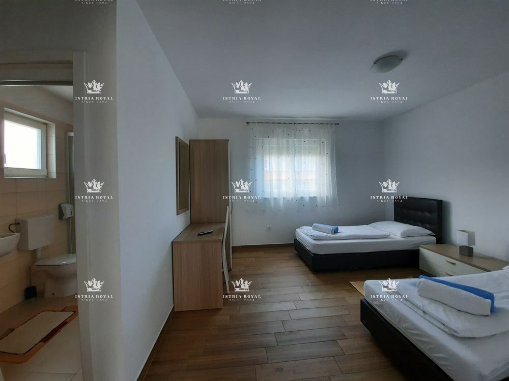 Istria, Labin, Skitača, vendita di una villa con piscina, vista mare.