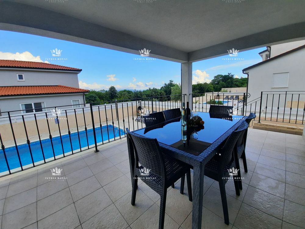 Istria, Labin, Skitača, vendita di una villa con piscina, vista mare.