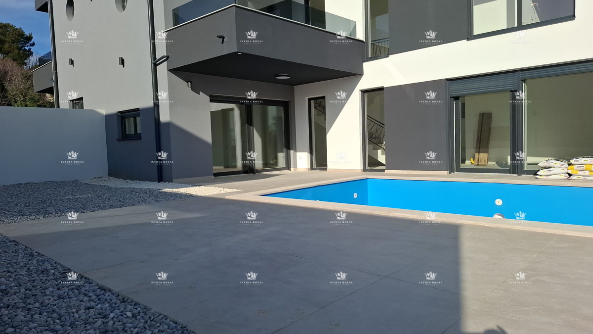 Nuova costruzione a Ližnjan – Casa duplex con piscina e completa privacy, vicino al mare