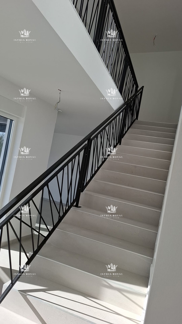 Nuova costruzione a Ližnjan – Casa duplex con piscina e completa privacy, vicino al mare