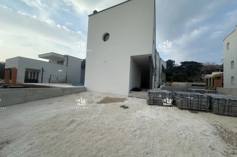 Nuova costruzione a Ližnjan – Casa duplex con piscina e completa privacy, vicino al mare