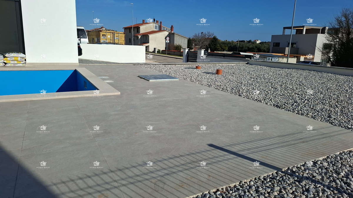 Nuova costruzione a Ližnjan – Casa duplex con piscina e completa privacy, vicino al mare