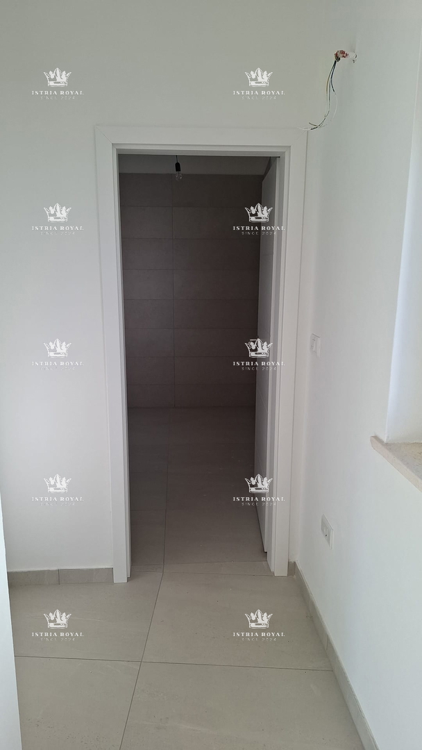 Nuova costruzione a Ližnjan – Casa duplex con piscina e completa privacy, vicino al mare