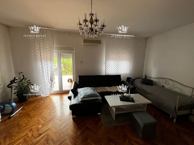 Istra, Pula, vendita di una casa con spazio commerciale di 70m2.