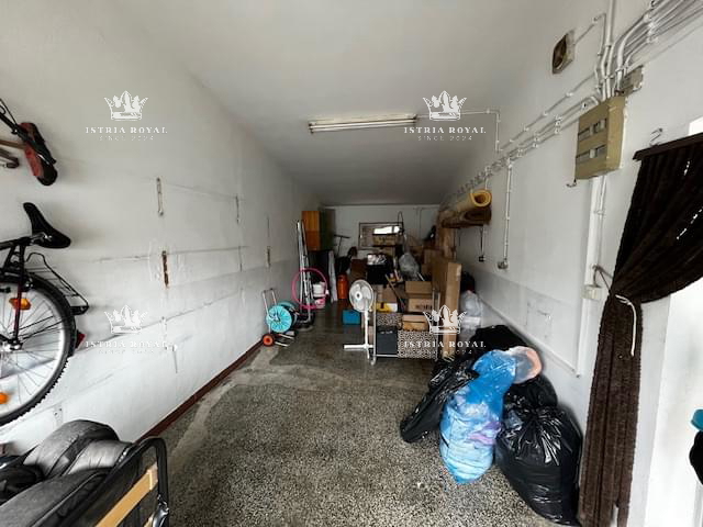 Istra, Pula, vendita di una casa con spazio commerciale di 70m2.