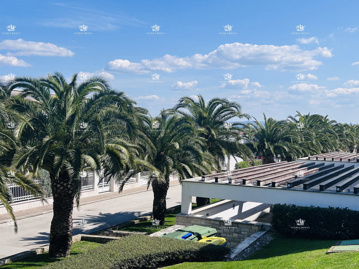 Istra, Crveni Vrh, Savudrija, appartamento 2 camere da letto + soggiorno 120m2, terrazza, vista mare, 100m dal mare