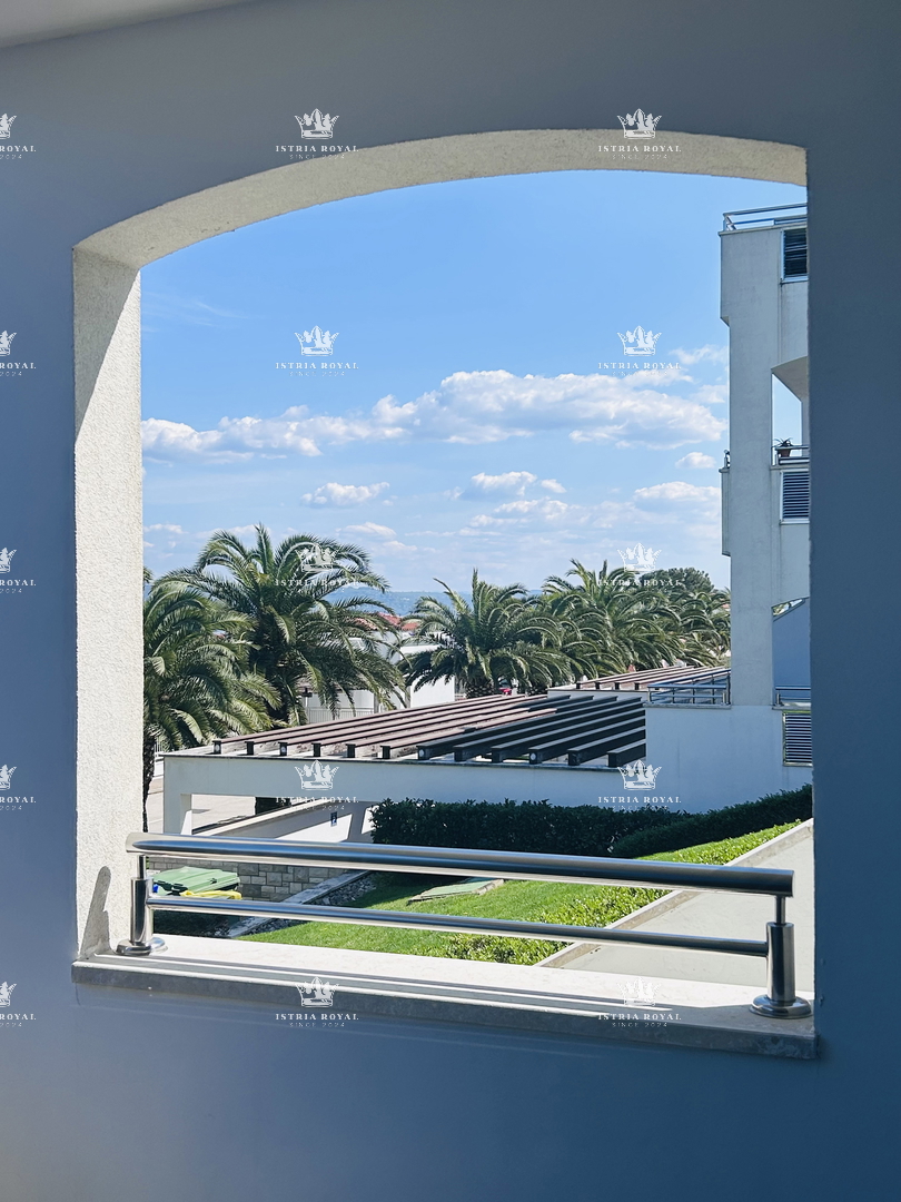 Istra, Crveni Vrh, Savudrija, appartamento 2 camere da letto + soggiorno 120m2, terrazza, vista mare, 100m dal mare