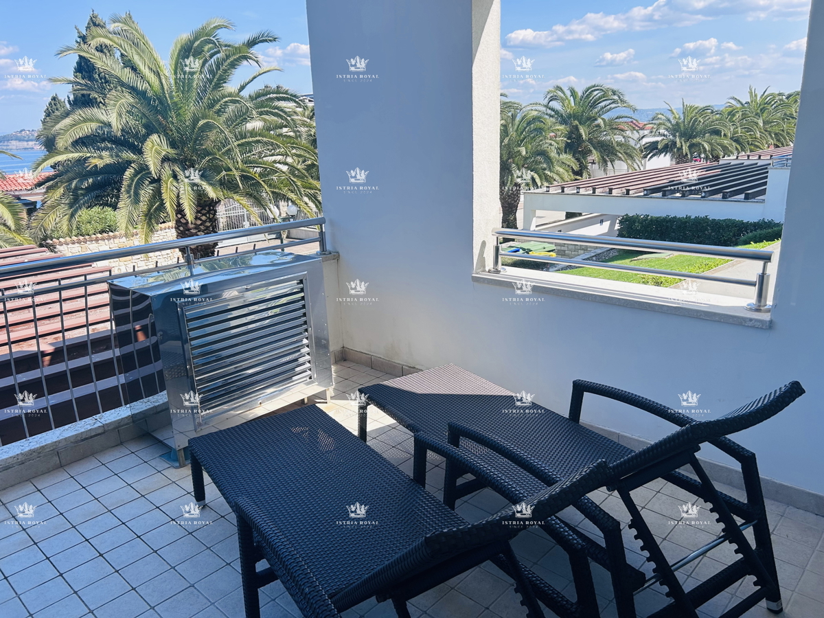 Istra, Crveni Vrh, Savudrija, appartamento 2 camere da letto + soggiorno 120m2, terrazza, vista mare, 100m dal mare
