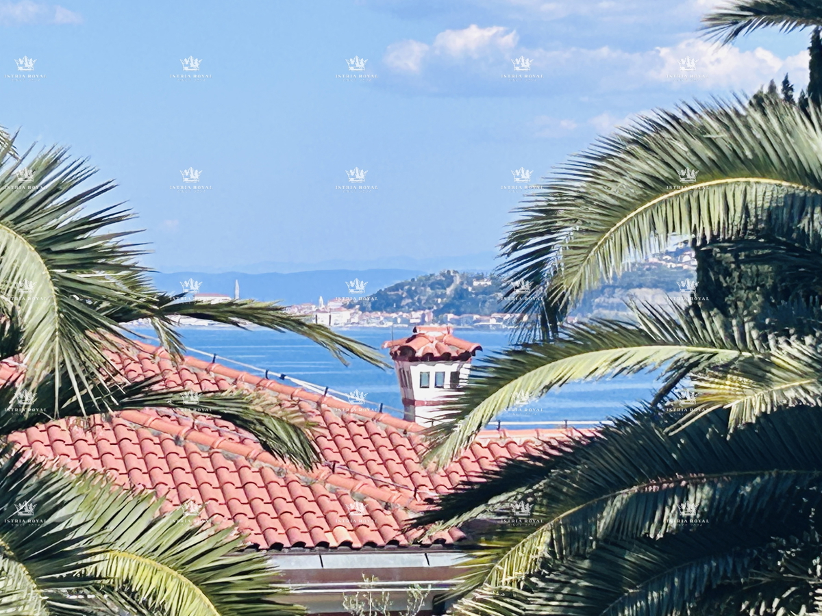 Istra, Crveni Vrh, Savudrija, appartamento 2 camere da letto + soggiorno 120m2, terrazza, vista mare, 100m dal mare