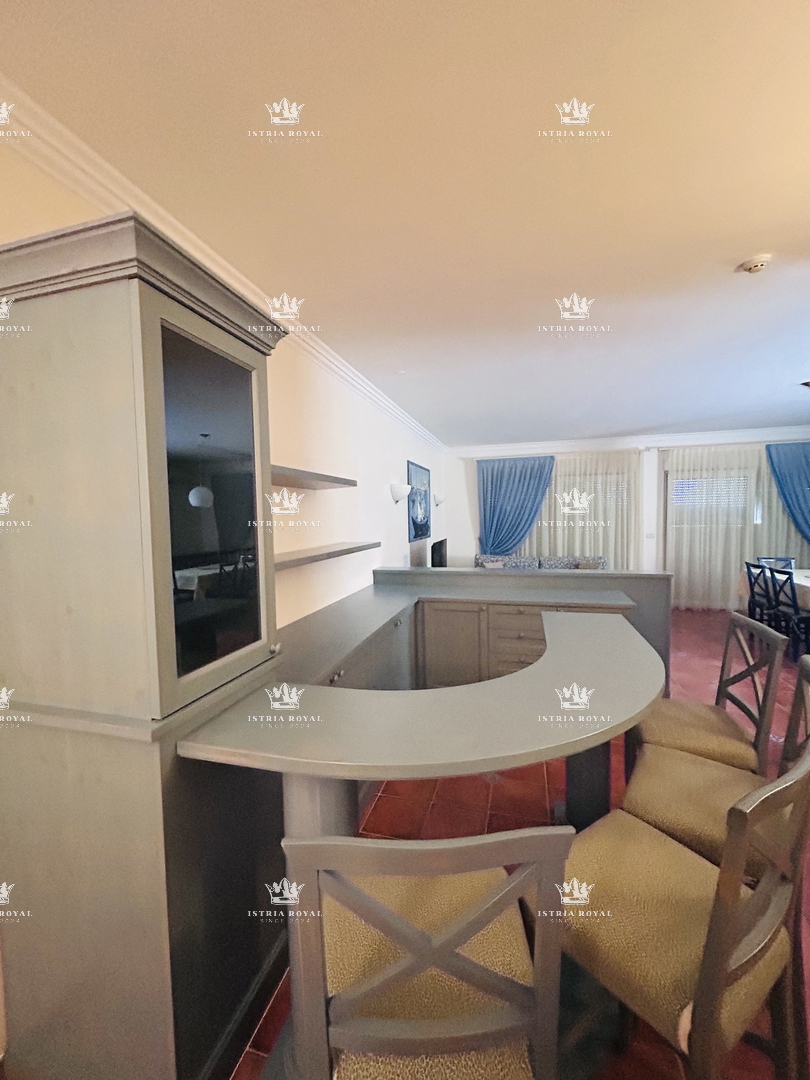 Istra, Crveni Vrh, Savudrija, appartamento 2 camere da letto + soggiorno 120m2, terrazza, vista mare, 100m dal mare