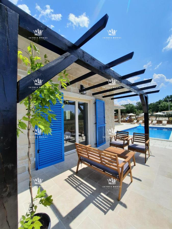 Villa di lusso con piscina in vendita a Kanfanar, Istria – Investimento immobiliare ideale vicino a Rovigno