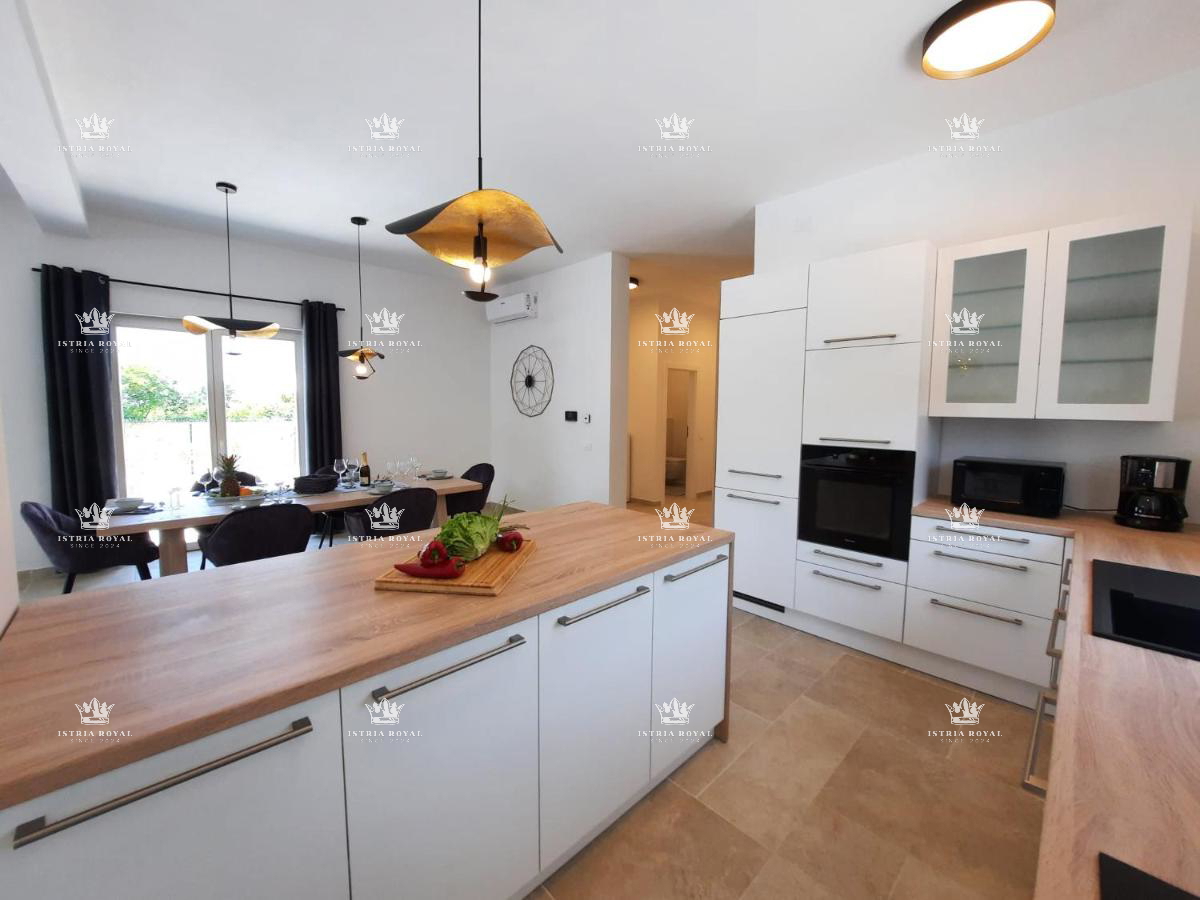 Villa di lusso con piscina in vendita a Kanfanar, Istria – Investimento immobiliare ideale vicino a Rovigno