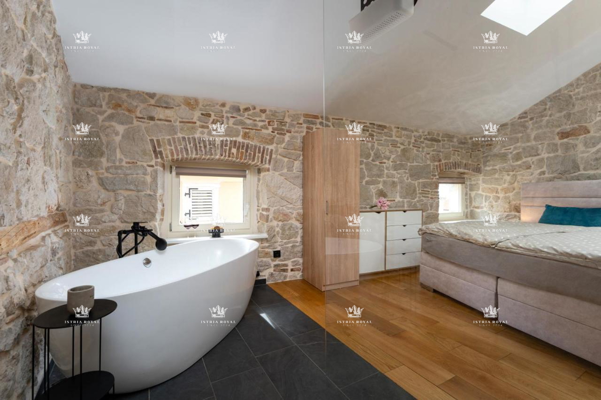 🏡 CASA IN PIETRA NEL CENTRO DI VRSAR – INVESTIMENTO IDEALE! 🏖️
