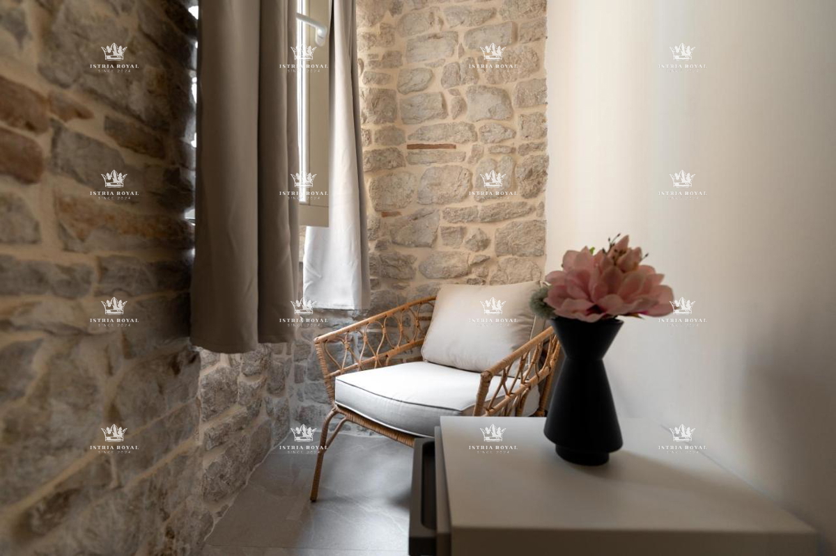 🏡 CASA IN PIETRA NEL CENTRO DI VRSAR – INVESTIMENTO IDEALE! 🏖️