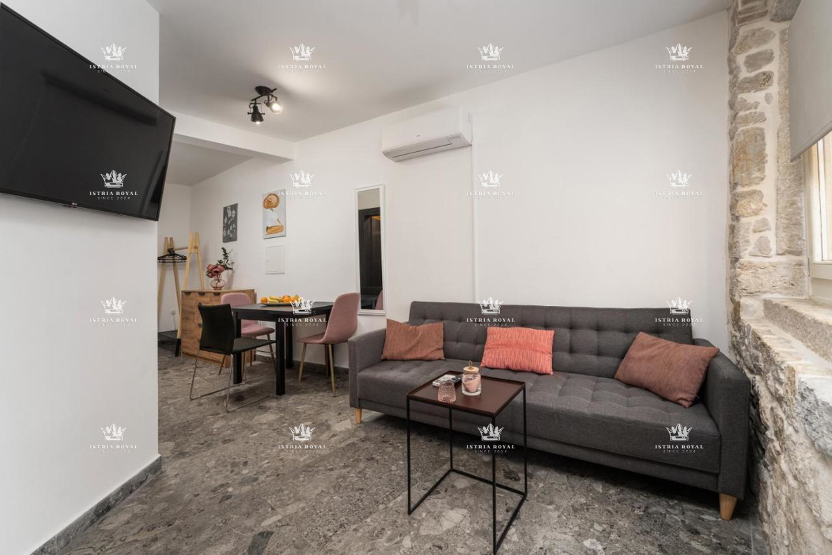 🏡 CASA IN PIETRA NEL CENTRO DI VRSAR – INVESTIMENTO IDEALE! 🏖️