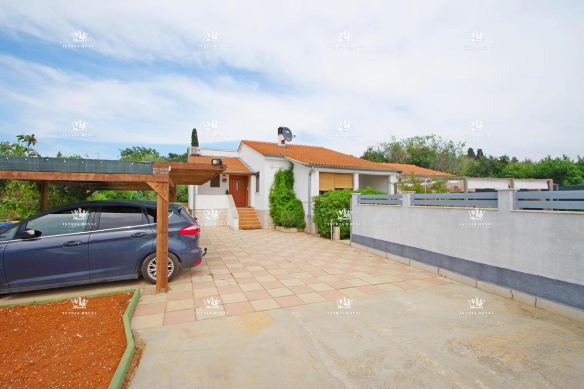 Istria, Pola – Casa con piscina in vendita | Monte Serpo, posizione tranquilla circondata dalla natura