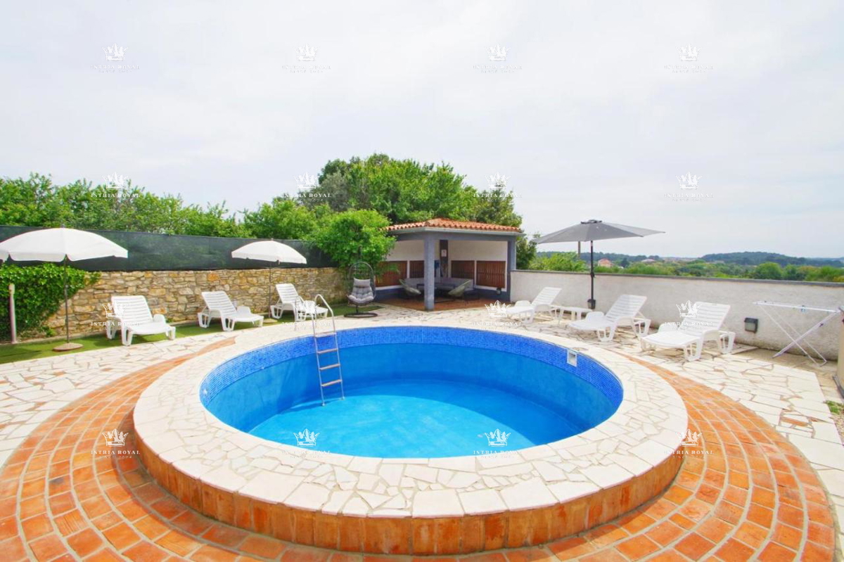 Istria, Pola – Casa con piscina in vendita | Monte Serpo, posizione tranquilla circondata dalla natura