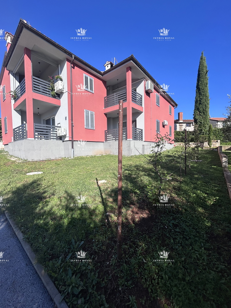 Istria, Brtonigla, 2 camere da letto + soggiorno, appartamento 84m2, nuova costruzione, terrazza, due posti auto, cortile 200m2
