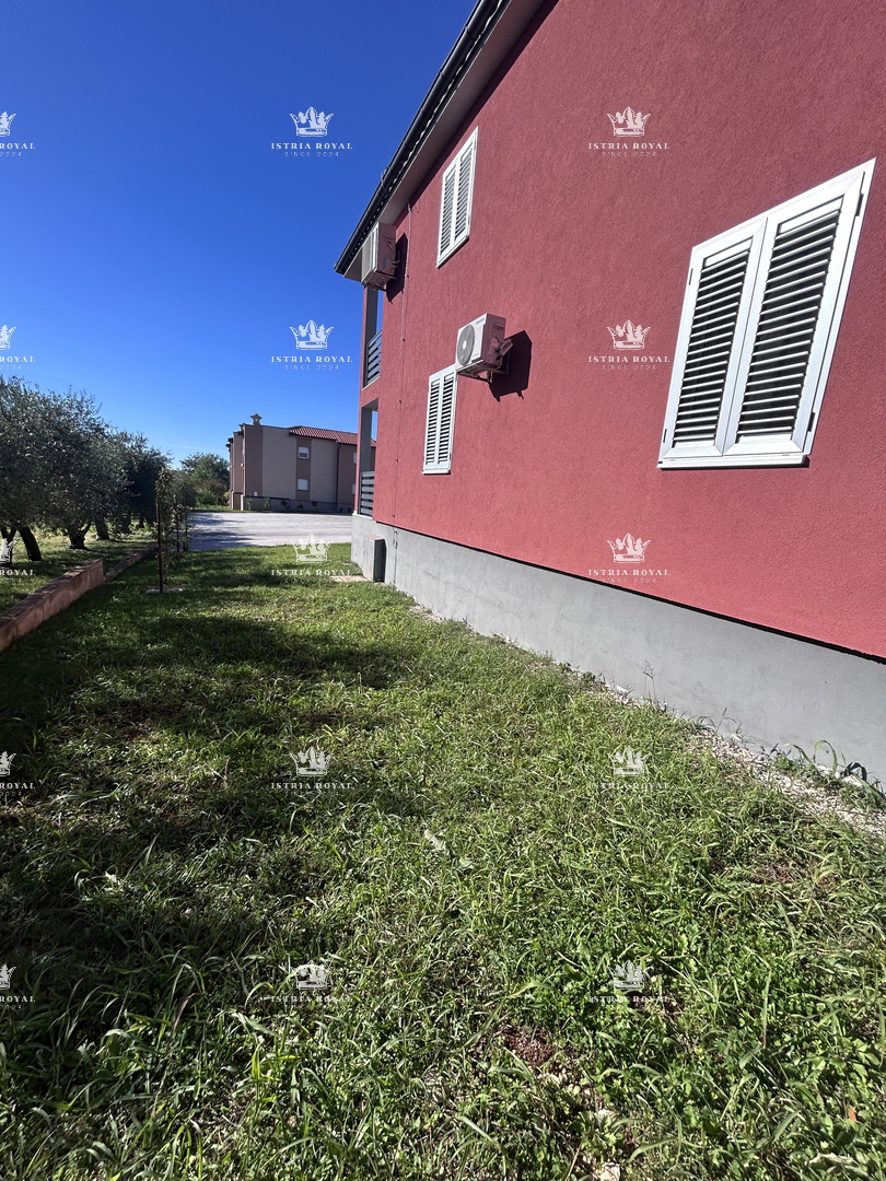 Istria, Brtonigla, 2 camere da letto + soggiorno, appartamento 84m2, nuova costruzione, terrazza, due posti auto, cortile 200m2