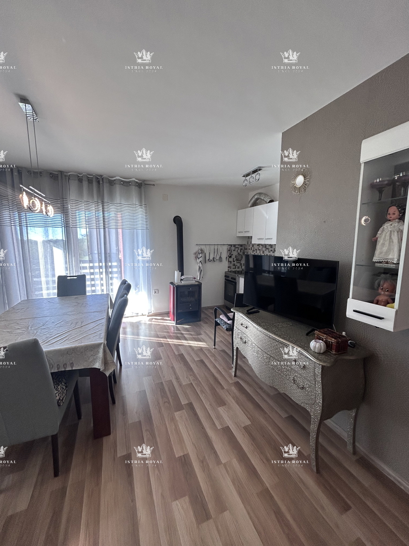 Istria, Brtonigla, 2 camere da letto + soggiorno, appartamento 84m2, nuova costruzione, terrazza, due posti auto, cortile 200m2