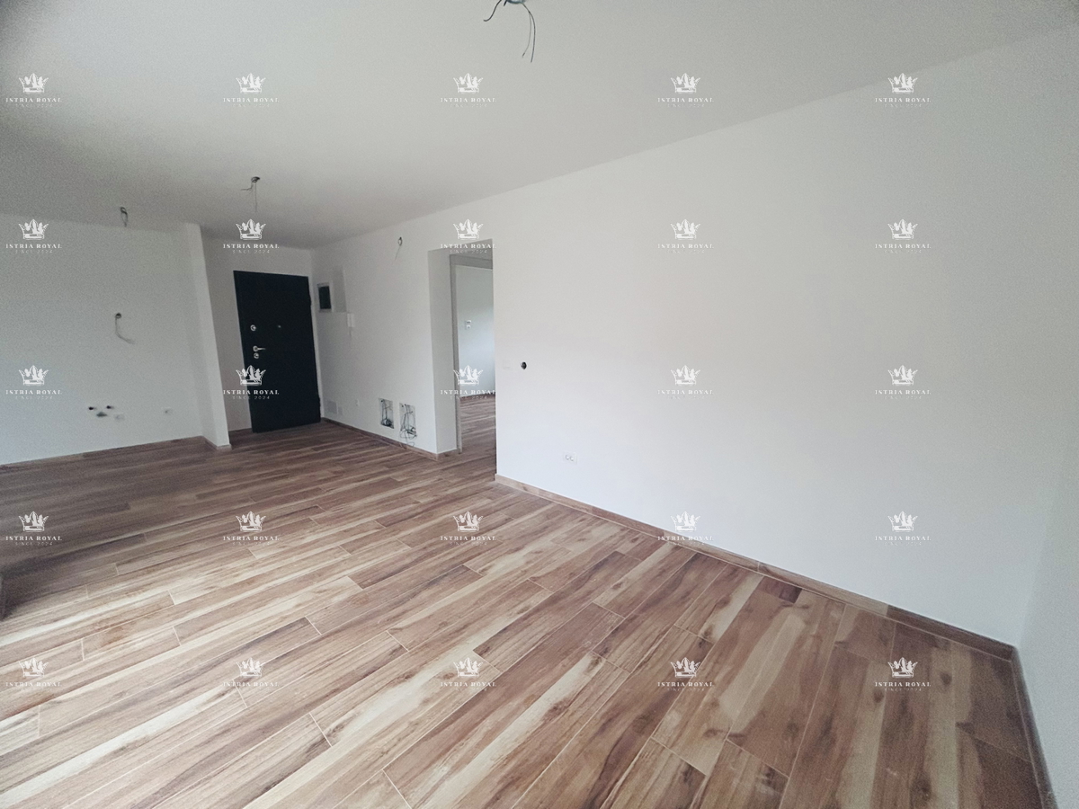 Istra, Novigrad, appartamento 65m2, due terrazze, 2 camere da letto + soggiorno con angolo cottura, vista mare, parcheggio