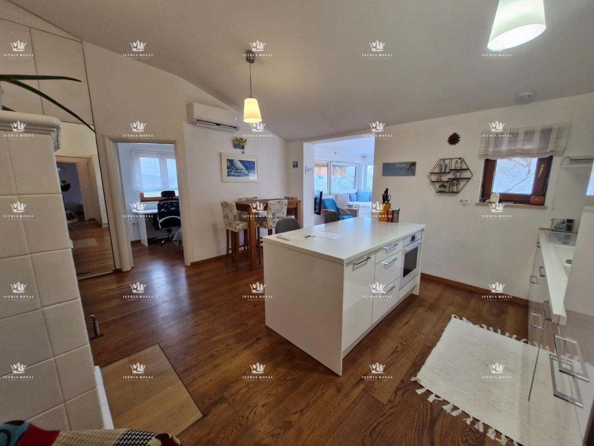 Appartamento con 2 camere da letto a Štinjanu, a 950 m dal mare, giardino + camino