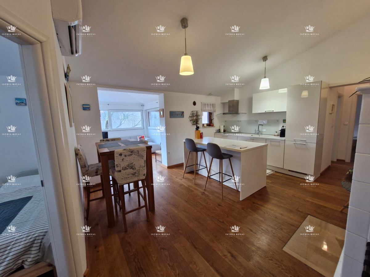 Appartamento con 2 camere da letto a Štinjanu, a 950 m dal mare, giardino + camino