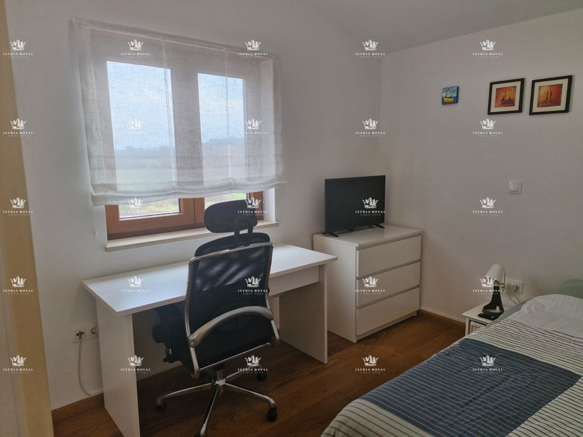 Appartamento con 2 camere da letto a Štinjanu, a 950 m dal mare, giardino + camino