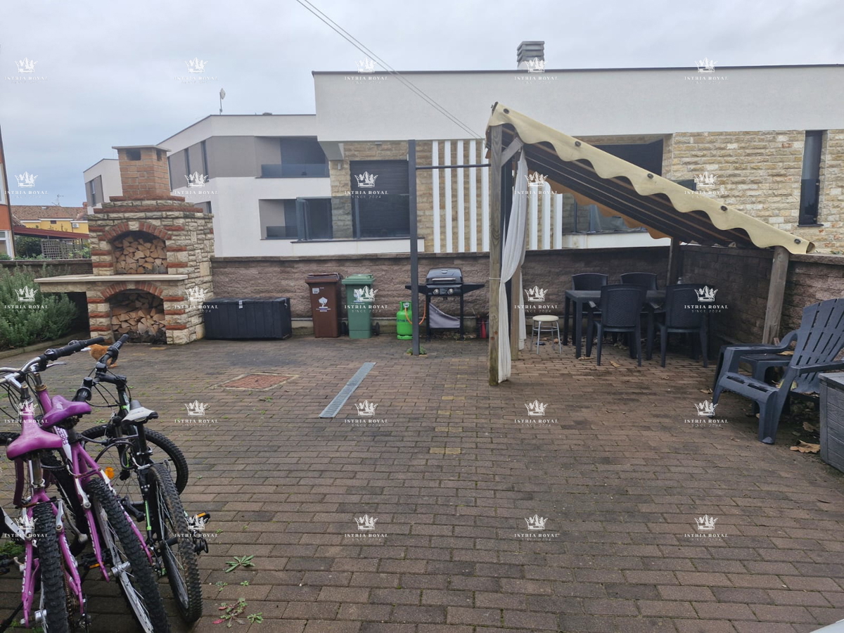 Appartamento con 2 camere da letto a Štinjanu, a 950 m dal mare, giardino + camino