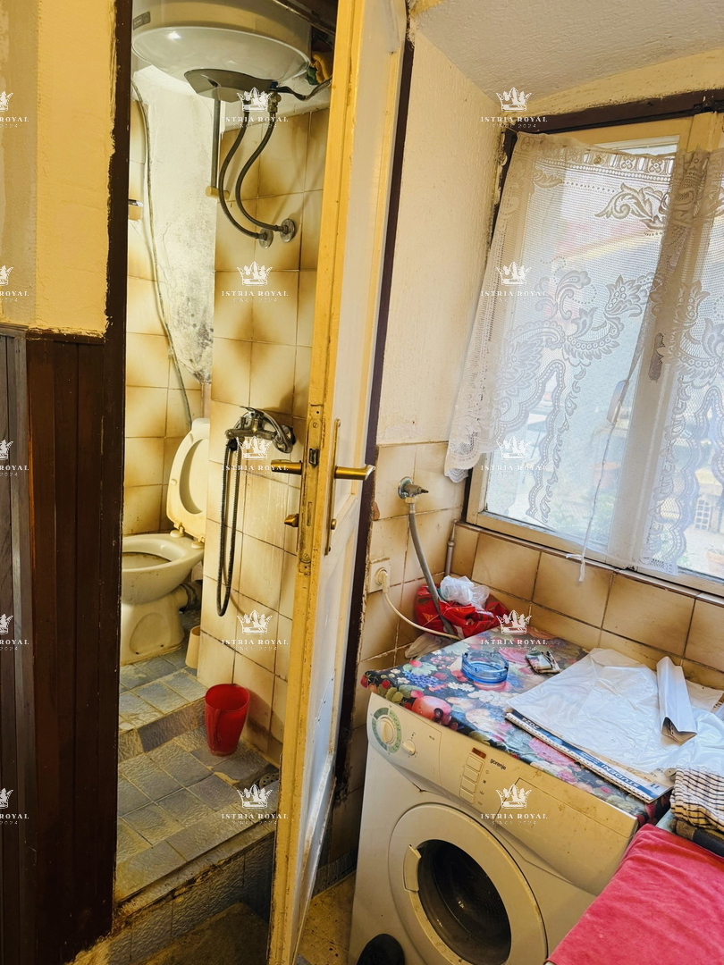 Istra, Pula, ARENA, appartamento 28,58 m², da ristrutturare, 1 vano + soggiorno con angolo cottura