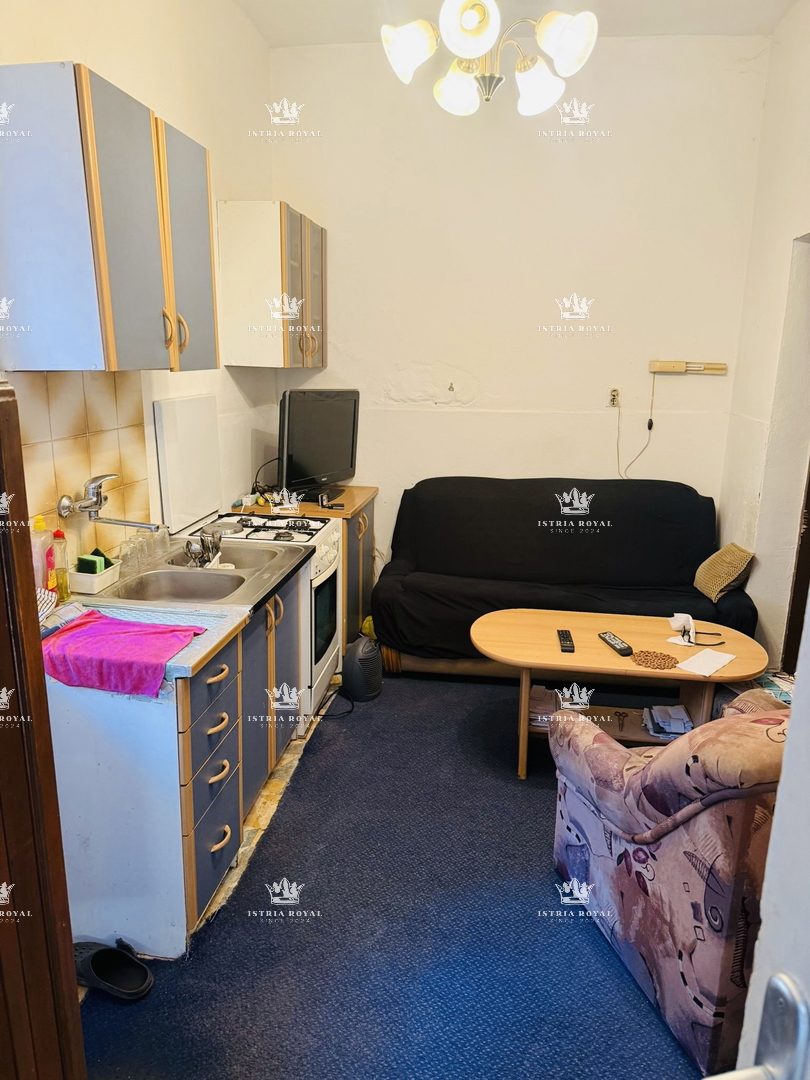 Istra, Pula, ARENA, appartamento 28,58 m², da ristrutturare, 1 vano + soggiorno con angolo cottura